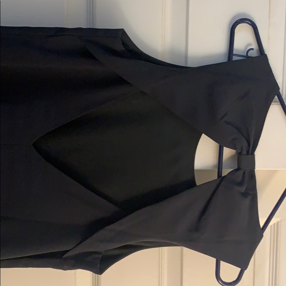 Dress - Picture 3 of 4